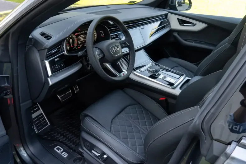 Audi Q8 din 2025 cu 5.600 km - oferta AUD117454 - foto 6