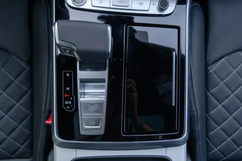 Audi Q8 din 2025 cu 5.600 km - oferta AUD117454 - foto 10