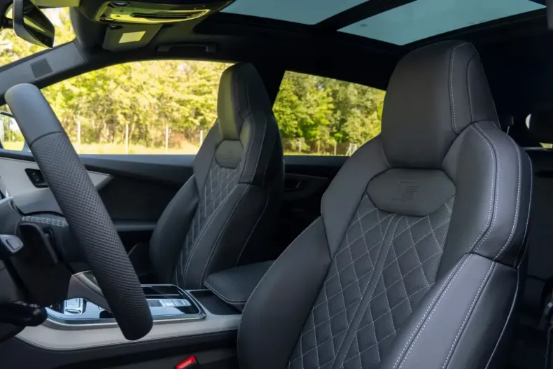 Audi Q8 din 2025 cu 5.600 km - oferta AUD117454 - foto 11