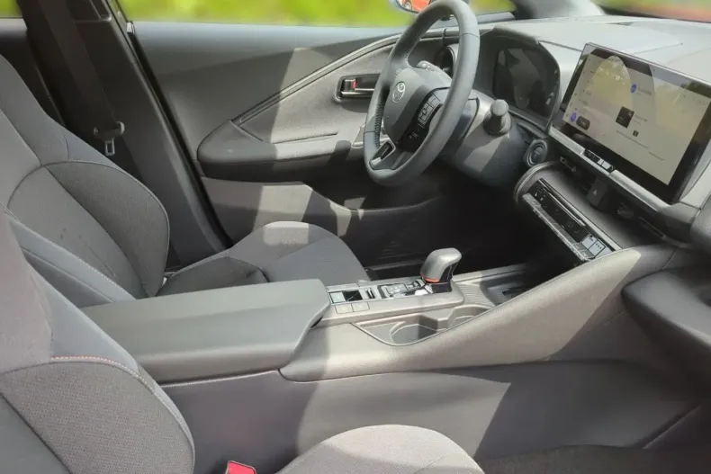 Toyota C-HR din 2024 cu 3.295 km - oferta TOY117457 - foto 8