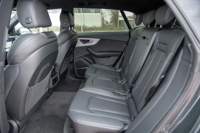 Audi Q8 din 2025 cu 50 km - oferta AUD117462 - foto 4