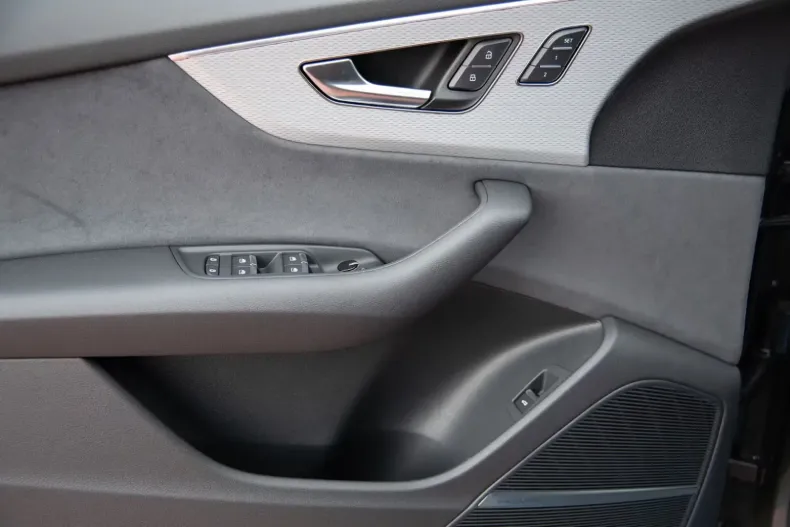 Audi Q8 din 2025 cu 50 km - oferta AUD117462 - foto 7