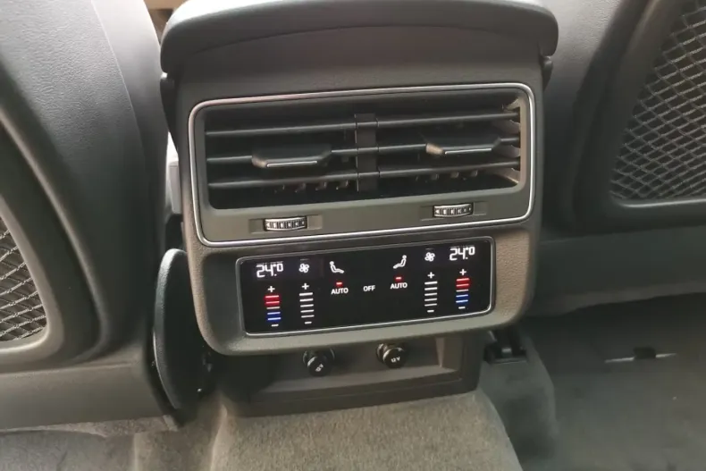 Audi Q8 din 2025 cu 1.000 km - oferta AUD117463 - foto 7