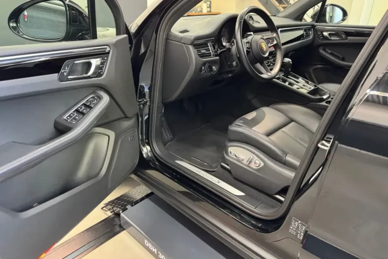 Porsche Macan din 2022 cu 39.800 km - oferta POR117467 - foto 3