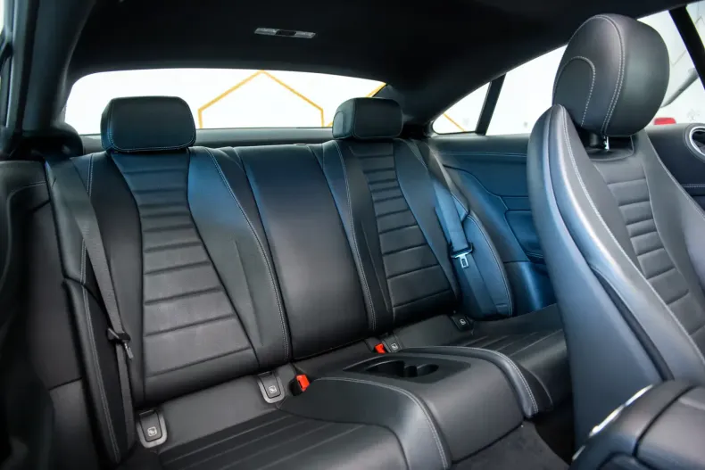 Mercedes-Benz E 400 din 2022 cu 60.883 km - oferta MER117480 - foto 30