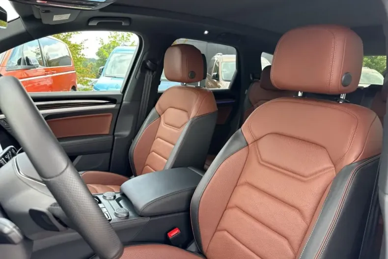 Volkswagen Touareg din 2023 cu 27.700 km - oferta VOL117488 - foto 12