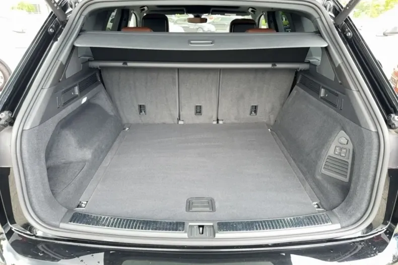 Volkswagen Touareg din 2023 cu 27.700 km - oferta VOL117488 - foto 18