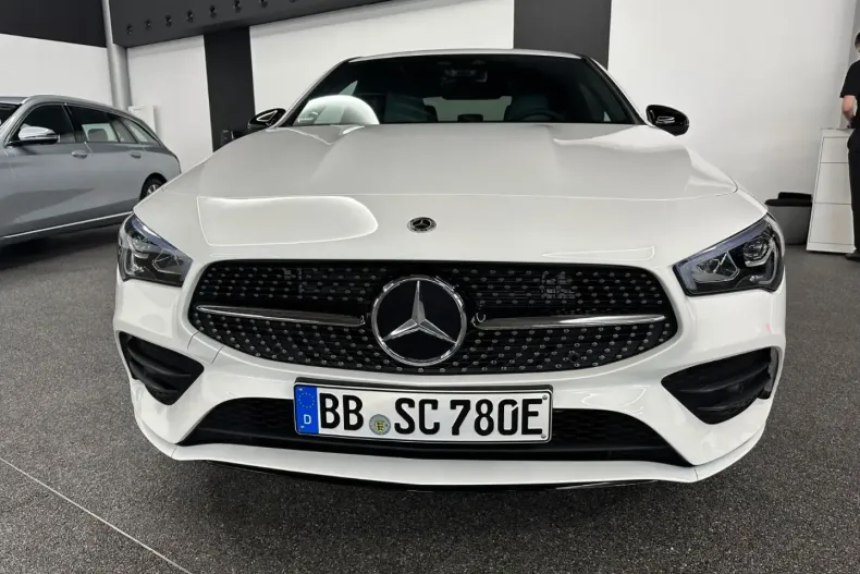 Mercedes-Benz CLA 250 din 2023 cu 35.000 km - oferta MER117505 - foto 2