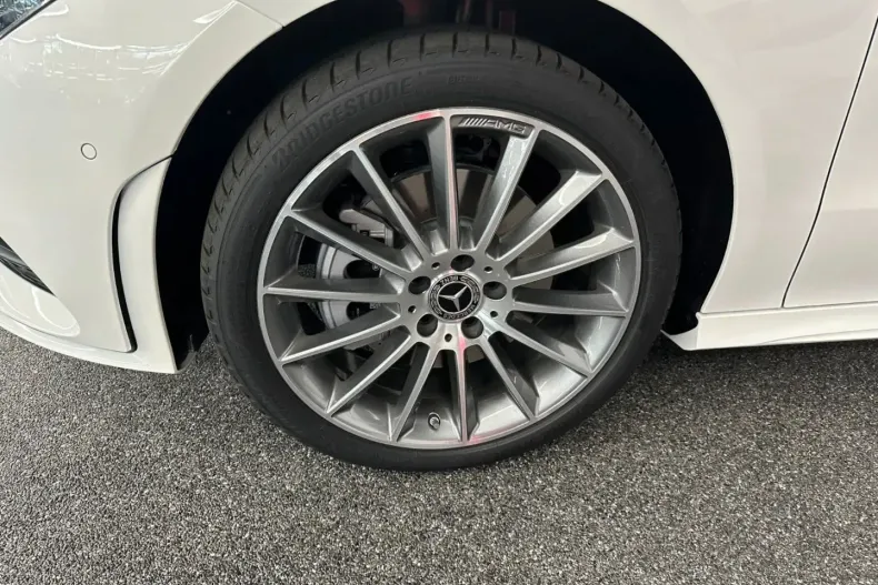 Mercedes-Benz CLA 250 din 2023 cu 35.000 km - oferta MER117505 - foto 4