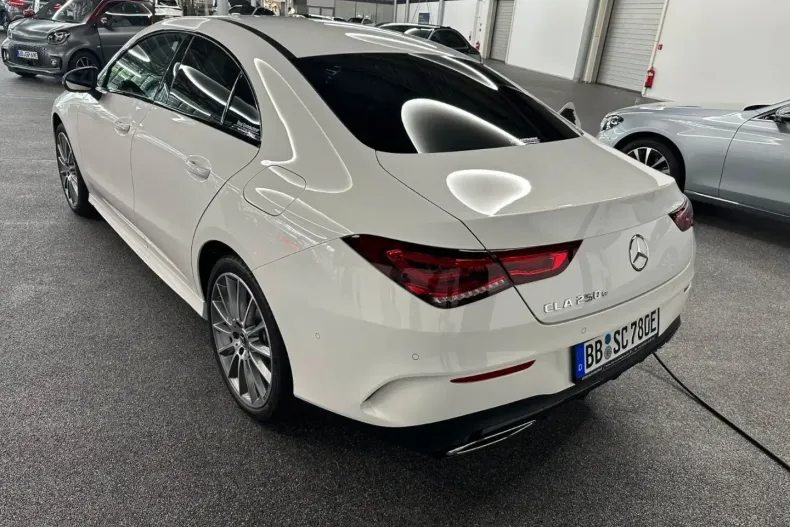 Mercedes-Benz CLA 250 din 2023 cu 35.000 km - oferta MER117505 - foto 5