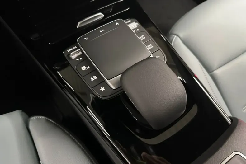 Mercedes-Benz CLA 250 din 2023 cu 35.000 km - oferta MER117505 - foto 13