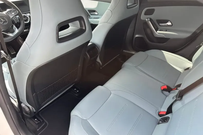 Mercedes-Benz CLA 250 din 2023 cu 35.000 km - oferta MER117505 - foto 16