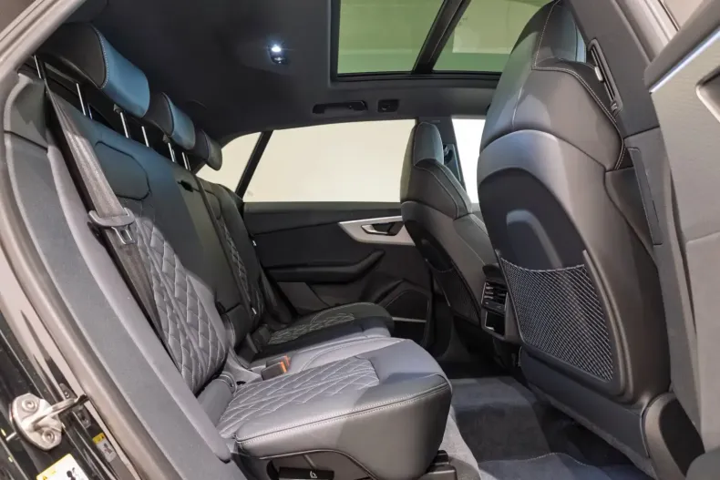 Audi Q8 din 2025 cu 50 km - oferta AUD117513 - foto 8