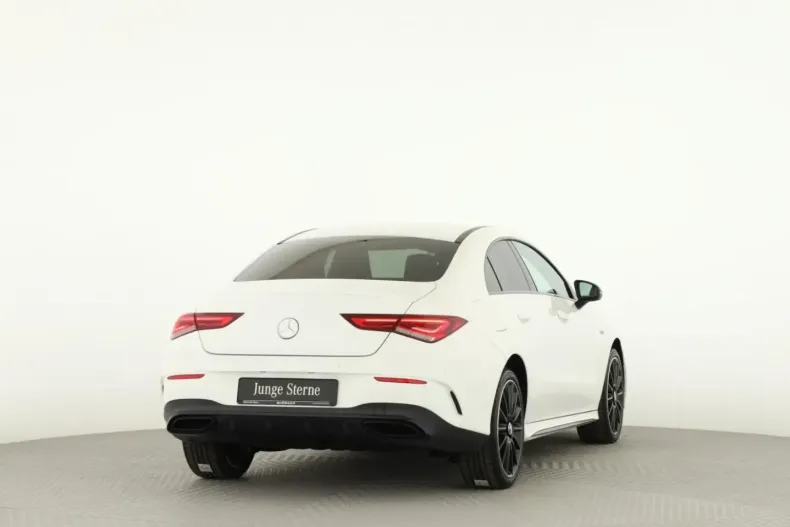 Mercedes-Benz CLA 250 din 2021 cu 51.682 km - oferta MER117514 - foto 2