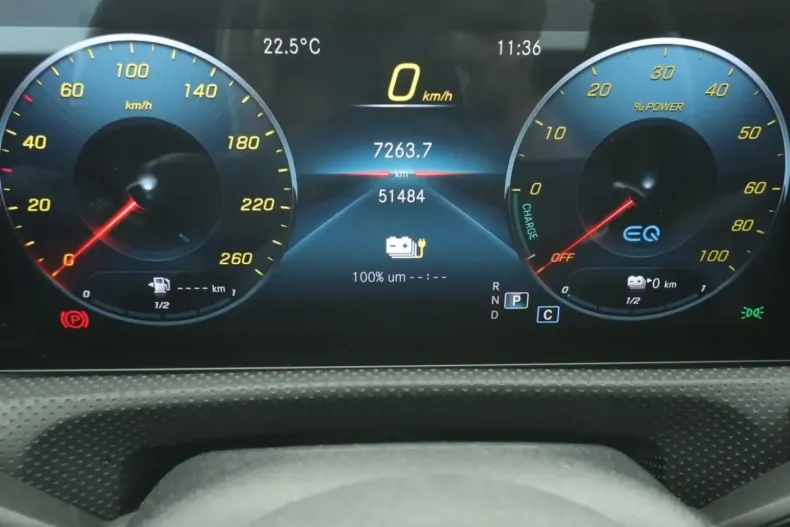 Mercedes-Benz CLA 250 din 2021 cu 51.682 km - oferta MER117514 - foto 12