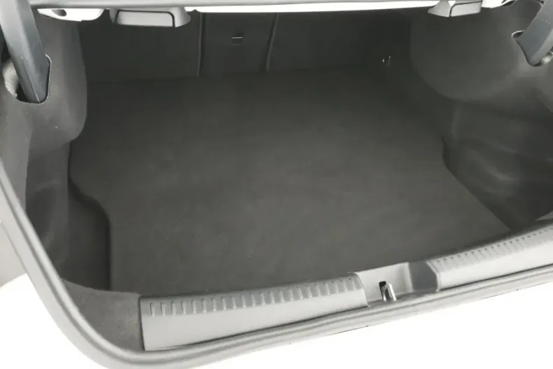 Mercedes-Benz CLA 250 din 2021 cu 51.682 km - oferta MER117514 - foto 21