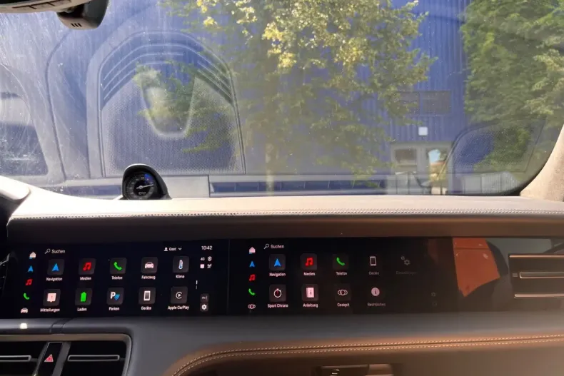 Porsche Taycan din 2024 cu 2.100 km - oferta POR117517 - foto 13