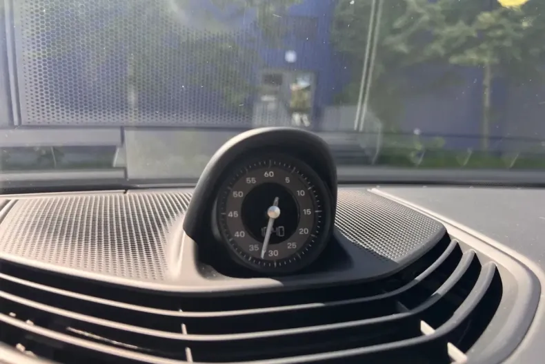 Porsche Taycan din 2024 cu 2.100 km - oferta POR117517 - foto 15