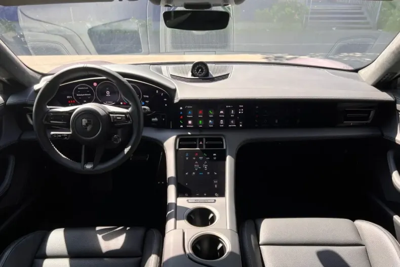 Porsche Taycan din 2024 cu 2.100 km - oferta POR117517 - foto 16