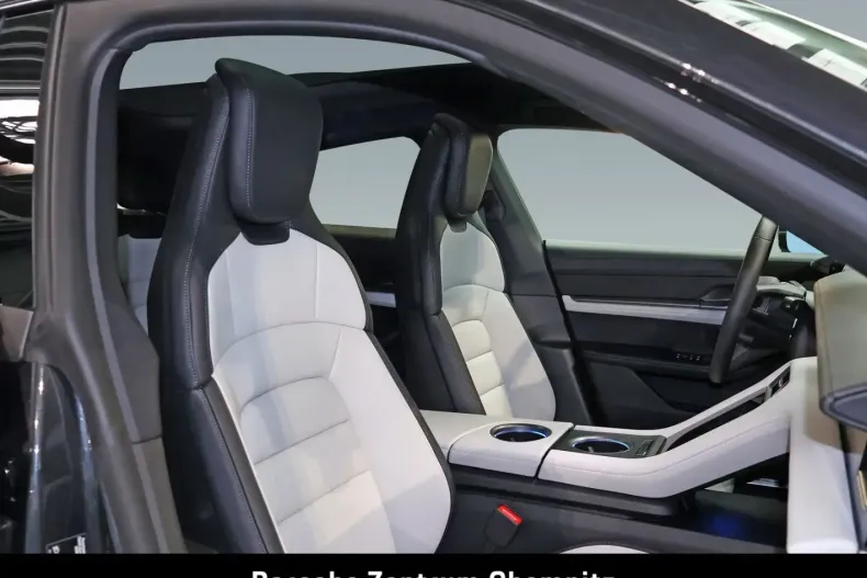 Porsche Taycan din 2024 cu 13.290 km - oferta POR117518 - foto 24