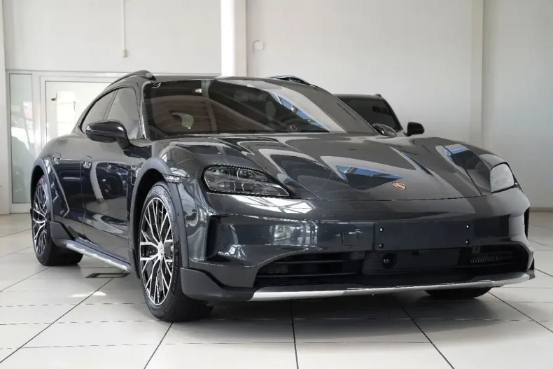 Porsche Taycan din 2024 cu 11.500 km - oferta POR117521 - foto 1