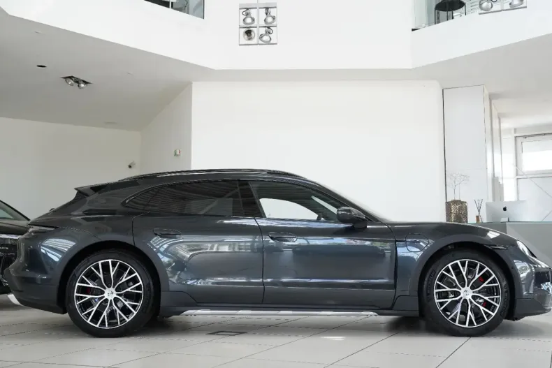 Porsche Taycan din 2024 cu 11.500 km - oferta POR117521 - foto 2