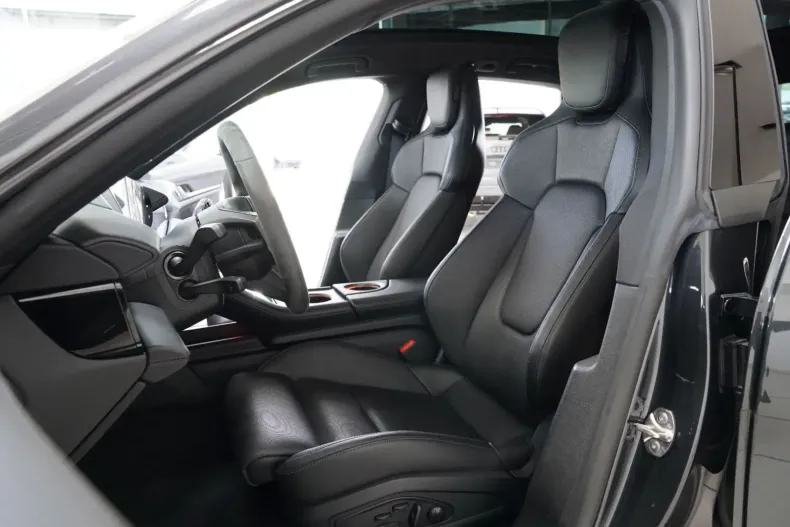 Porsche Taycan din 2024 cu 11.500 km - oferta POR117521 - foto 8