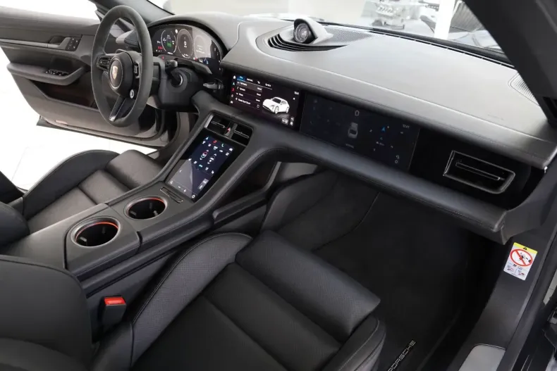 Porsche Taycan din 2024 cu 11.500 km - oferta POR117521 - foto 12