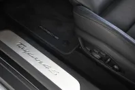 Porsche Taycan din 2024 cu 11.500 km - oferta POR117521 - foto 15