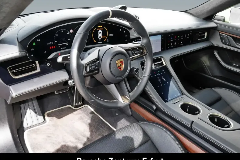 Porsche Taycan din 2023 cu 8.729 km - oferta POR117522 - foto 4