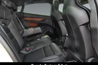 Porsche Taycan din 2023 cu 8.729 km - oferta POR117522 - foto 17