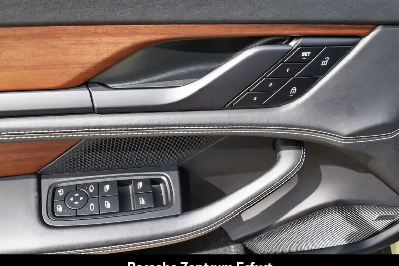 Porsche Taycan din 2023 cu 8.729 km - oferta POR117522 - foto 20