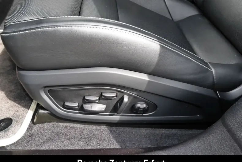 Porsche Taycan din 2023 cu 8.729 km - oferta POR117522 - foto 21