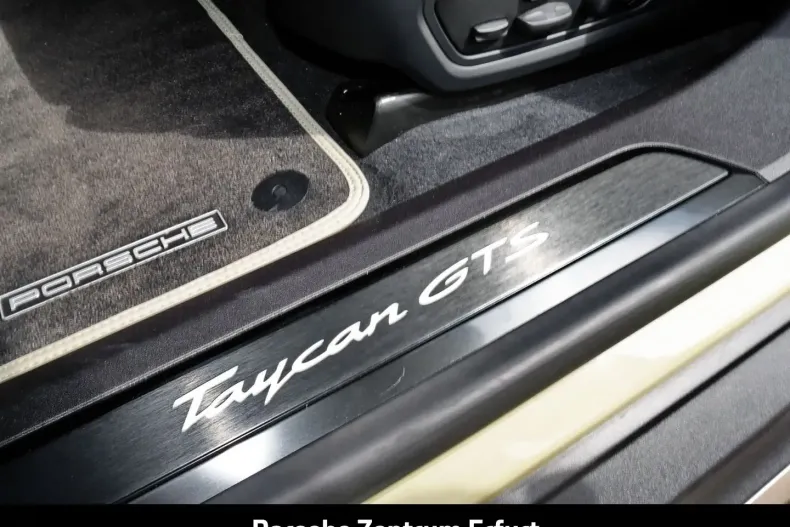 Porsche Taycan din 2023 cu 8.729 km - oferta POR117522 - foto 22