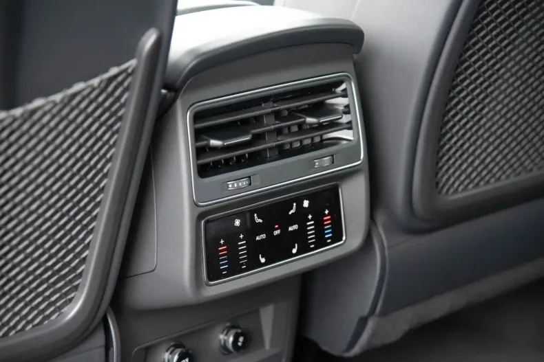 Audi Q8 din 2025 cu 50 km - oferta AUD117535 - foto 8