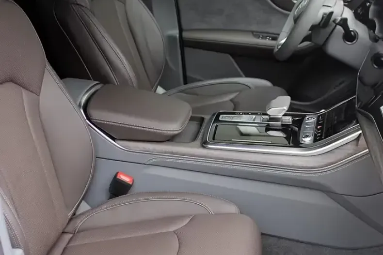 Audi Q8 din 2023 cu 6.568 km - oferta AUD117541 - foto 10