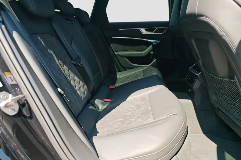 Audi RS6 din 2021 cu 59.700 km - oferta AUD117545 - foto 12