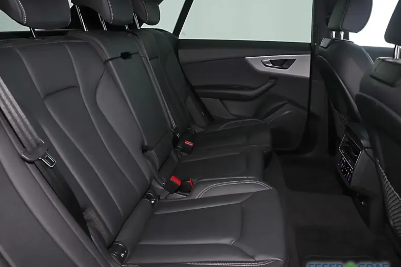 Audi Q8 din 2024 cu 4.639 km - oferta AUD117549 - foto 6