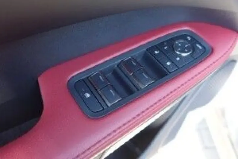 Lexus RX 500 din 2023 cu 41.860 km - oferta LEX117554 - foto 8