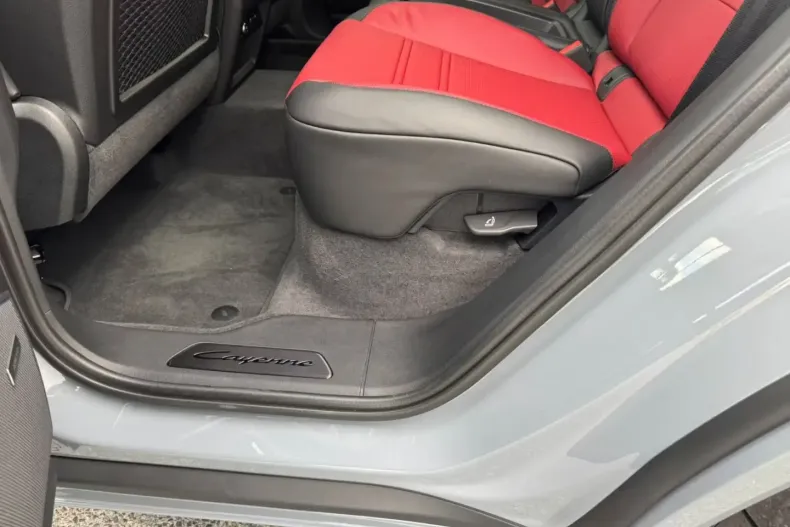 Porsche Cayenne din 2025 cu 20 km - oferta POR117557 - foto 18