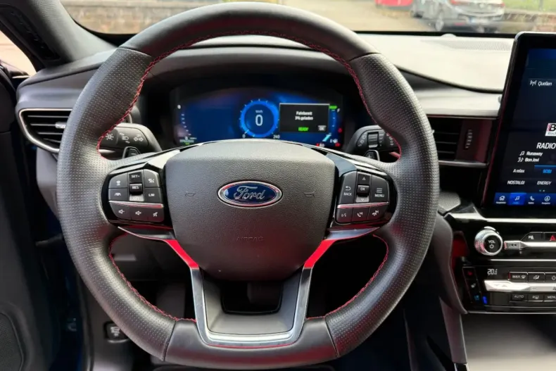 Ford Explorer din 2022 cu 55.100 km - oferta FOR117562 - foto 14