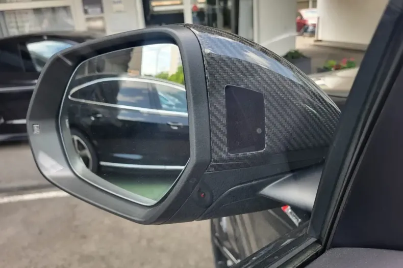 Audi Q8 din 2023 cu 4.000 km - oferta AUD117567 - foto 13