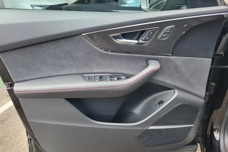 Audi Q8 din 2023 cu 4.000 km - oferta AUD117567 - foto 14