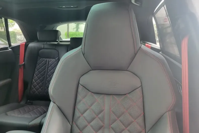 Audi Q8 din 2023 cu 4.000 km - oferta AUD117567 - foto 20