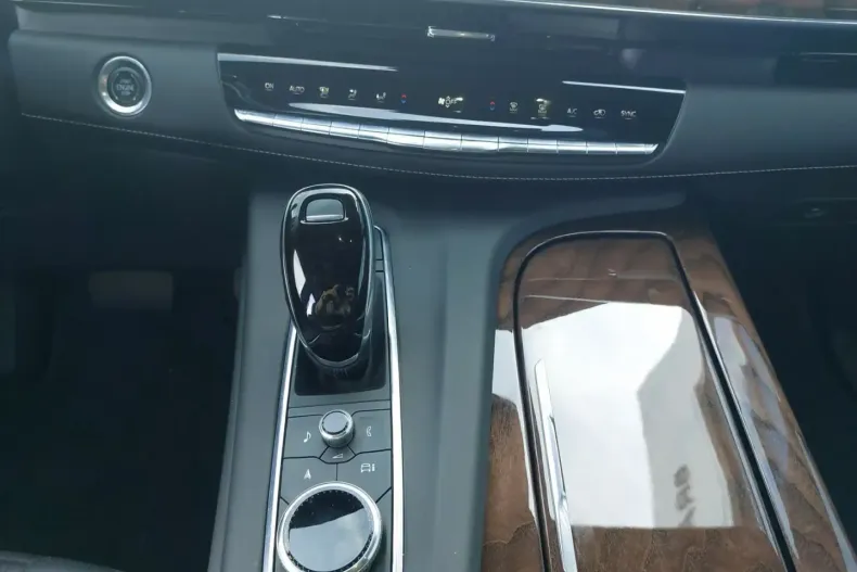 Cadillac Escalade din 2024 cu 15.000 km - oferta CAD117570 - foto 13