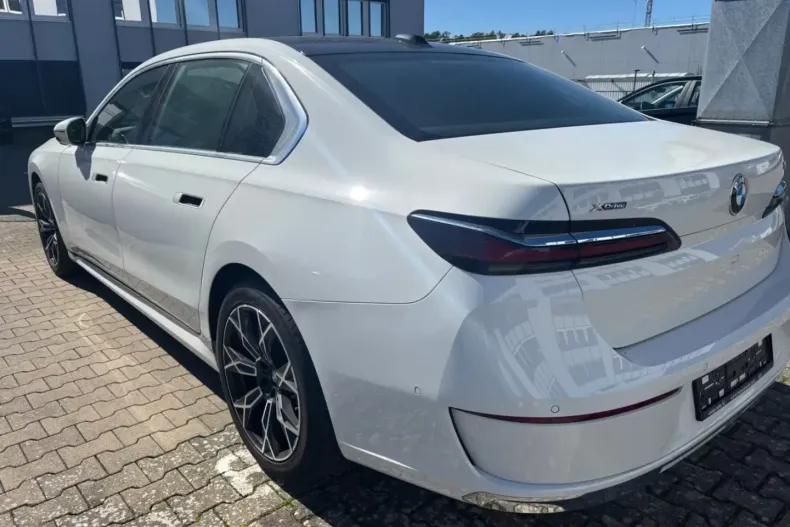 BMW 740 din 2024 cu 38.200 km - oferta BMW117571 - foto 3