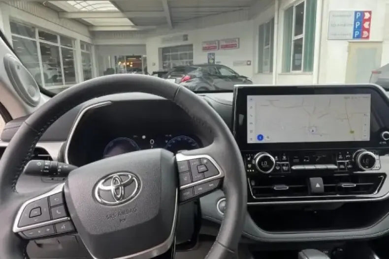 Toyota Highlander din 2024 cu 8.761 km - oferta TOY117574 - foto 9