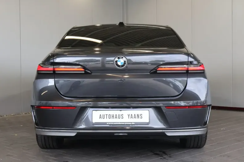 BMW 740 din 2023 cu 69.950 km - oferta BMW117576 - foto 4