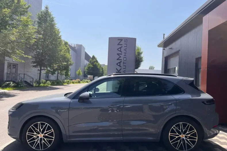 Porsche Cayenne din 2024 cu 26.200 km - oferta POR117584 - foto 2