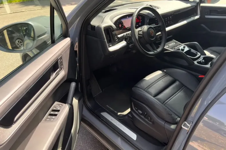 Porsche Cayenne din 2024 cu 26.200 km - oferta POR117584 - foto 5